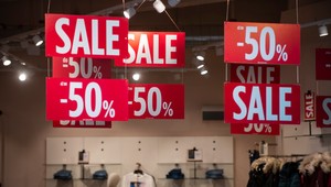 Výpredajová horúčka je v plnom prúde. Ušetríte skutočne, alebo je to len ilúzia?