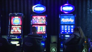 Vláda má plánovať zaviesť zmeny v hazardných hrách. Samosprávy sú znepokojené