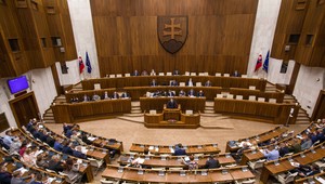 ONLINE: Matovič ostáva premiérom. Po bezsennej noci ho podržalo 78 poslancov