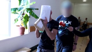 Sériový vykrádač má na krku už siedme obvinenie. Policajti museli použiť zbraň, vraj sa len chcel postarať o svoju rodinu