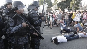 Brazílčanov znechutených nákladmi na MS 2014 pribúda