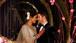 FOTOGALÉRIA: Priyanka Chopra tromfla závojom aj vojvodkyňu Meghan