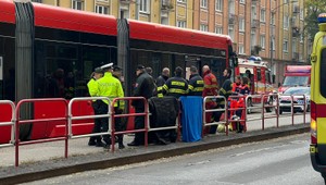 Tragédia v Bratislave: 14-ročného chlapca zrazila električka