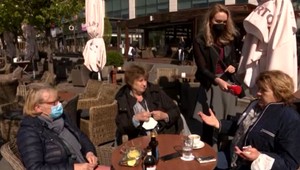 Pomalý návrat k normálu: Pozrite, ako to vyzeralo v uliciach po otvorení terás