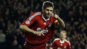 Zabijem teba aj tvoje deti!  vyhrážal sa muž Gerrardovi (33)