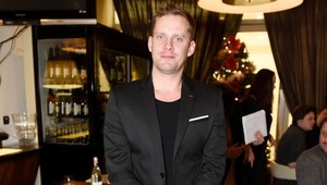 Takovou odvahu nemá leckdo: Podívejte, v čem přišel Prachař oblečený na premiéru!