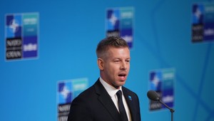 Magyar oznámil stretnutie so Zelenským. Ukrajinu podporí humanitárne, zbrane však odmieta