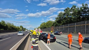 Ťažká nehoda českej rodiny v Rakúsku. Otec zadriemal za volantom, syna (12) prevážal vrtuľník