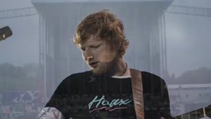 Spevák v slzách! Milovaná bytosť mu zahynula pod kolesami auta