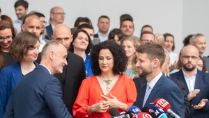 Exkluzívny prieskum agentúry AKO pre TV JOJ 24: Progresívci preskočili Hlas-SD. Kto je v ohrození?