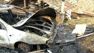 Požiar v Rožňave. Majiteľ prišiel o garáž i o auto