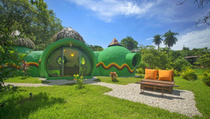 Dievča postavilo vysnívaný dom zo zmesi betónu a prostriedkov na umývanie riadu