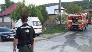 Dráma v Nitrianskom Rudne. Dôchodca strieľal a podpaľoval