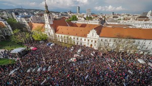FOTOGALÉRIA: Na protikorupčný protest v Bratislave prišli tisíce ľudí