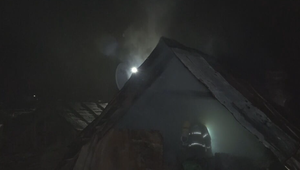 Požiar domu pripravil rodinu s deťmi o strechu nad hlavou