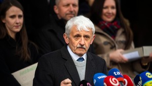 Dzurindova strana požiadala o registráciu