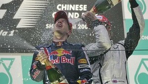 Red Bull mal pravdu. Vettel a Weber dostali krííídla