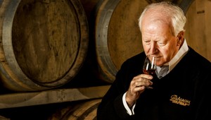 Pálenica GlenAllachie pridala do svojho pevného portfólia pätnásťročnú whisky