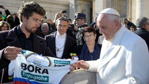 Za túto horibilnú sumu vydražil pápež Saganov špeciálny bicykel