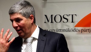 Bugárovci hlasovali proti dvojitému občianstvu, opozičný návrh odmietli