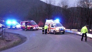 Prvý jarný výlet ukončil šmyk. Motorkár skončil v nemocnici