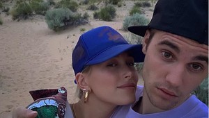 Bieber zverejnil fotku z postele s manželkou! Čo tie reči o dcérke?!