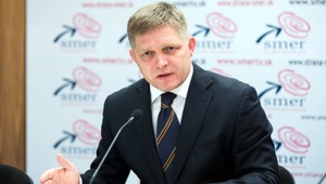 Fico chce peniaze ľudí z druhého piliera, tvrdí opozícia