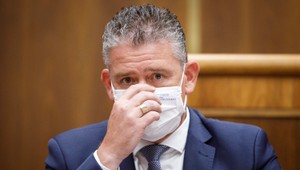 Roman Mikulec zostáva ministrom vnútra. Národná rada mu dôveruje naďalej