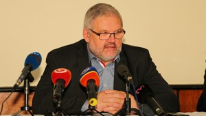 Stanislav Mičev sa vzdal kandidatúry v prospech Jána Luntera