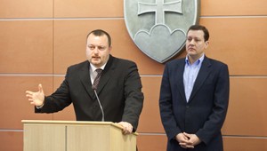 Gorila ma ďalšie obete. Lipšic odvolal svojho poradcu