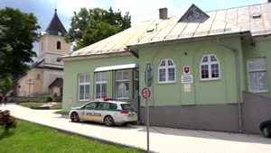 Matka tvrdí, že učiteľ šikanuje jej syna. Hovorí aj o fyzických útokoch