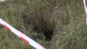 Nad Handlovou sa začína prepadať zem. Jama môže mať niekoľko desiatok metrov