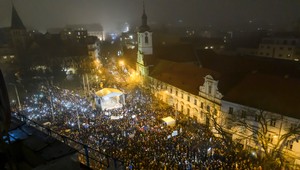PROTEST: Urobíme všetko preto, aby sme zachránili demokraciu. Dosť bolo Pelleho, skanduje dav