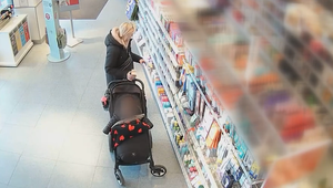 Bizarná lúpež s kočíkom: Žena z drogérie ukradla desiatky kondómov a zubných kefiek