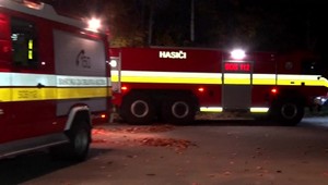 Muž chcel zabezpečiť teplo pre svoju tehotnú priateľku, zapálil pri tom predajný stánok