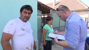 Zranili právnika, vyzliekli policajtov z uniformy. A teraz prišla lútosť...