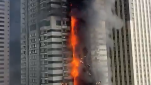 Dráma v Dubaji: Mohutný požiar 67-poschodovej obytnej veže vyhnal tisíce ľudí z bytov