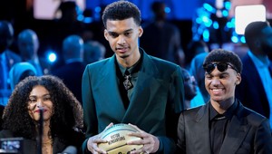 Britney Spears mal udrieť ochrankár jednotky draftu NBA