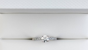 Hľadáte kvalitné diamantové šperky? Nákup na Ardiama.sk vás nesklame