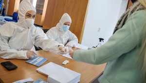 Zamestnávatelia kontrolujú výsledky testov, menia sa aj podmienky pre pendlerov z Rakúska