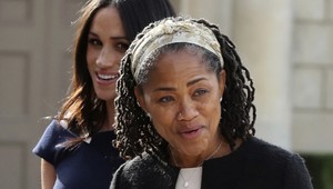 Meghan navštevuje kurz starostlivosti o deti, jej matka sa sťahuje do Londýna...