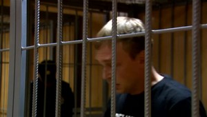 Putin pre stíhanie novinára Golunova prepustil policajných generálov