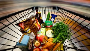 Zníženie DPH na niektoré základné potraviny sa prejaví aj na cenách v obchodoch