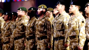 Afgánski vojaci dostali príručky ako pochopiť západných kolegov