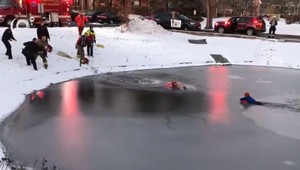 VIDEO: Dramatická záchrana chlapca. Prepadol sa do rybníka