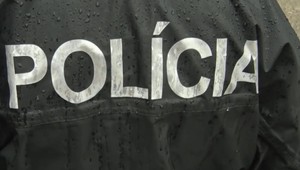 Dvaja policajti sú obvinení z poisťovacieho podvodu a zneužitia právomocí