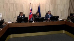 So zdravotníckymi odborármi smerujeme k dohode, stále rokujeme o platoch, informuje Heger