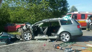 Nehoda áut na strednom Slovensku. Cesta zostala uzavretá