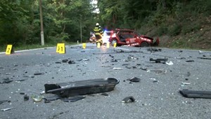 21-ročný mladík spôsobil čelnú zrážku. Po ceste mal nekontrolovateľne kľučkovať