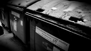 Šiel vysypať smeti, no našiel podchladené novorodeniatko: Matka ho vyhodila v igelitovom vreci